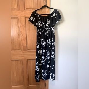 Black and white off-the-shoulder maxi dress. Size S (size 4).